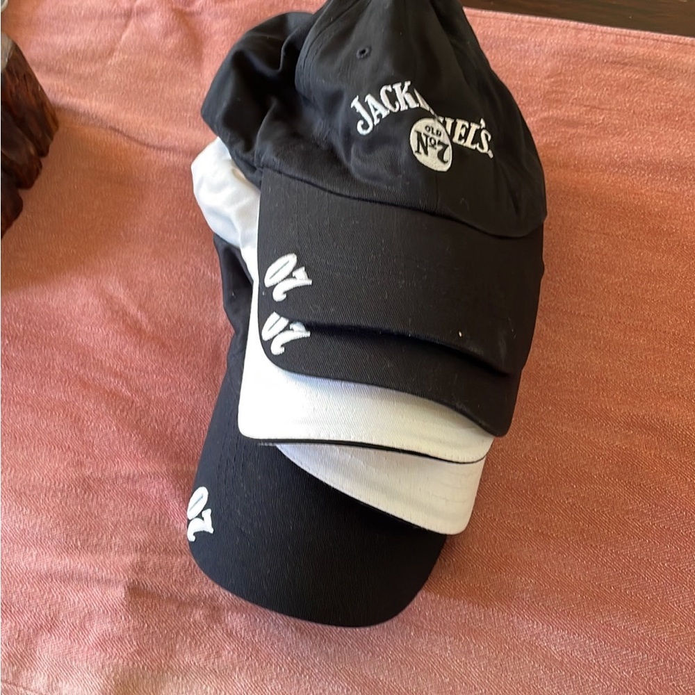 Bundle Jack Daniels Black and White Caps